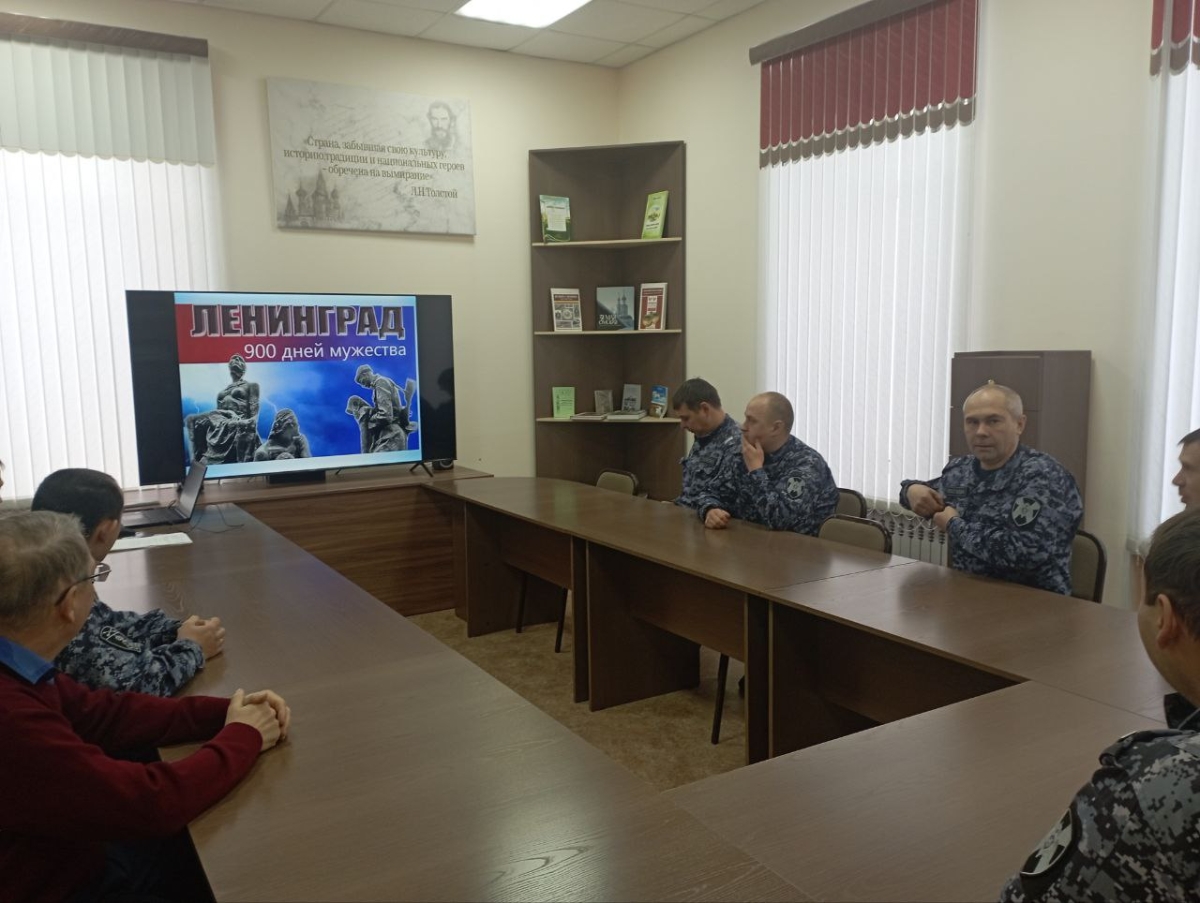 ПОДВИГ ЛЕНИНГРАДА ЖИВ В СЕРДЦАХ